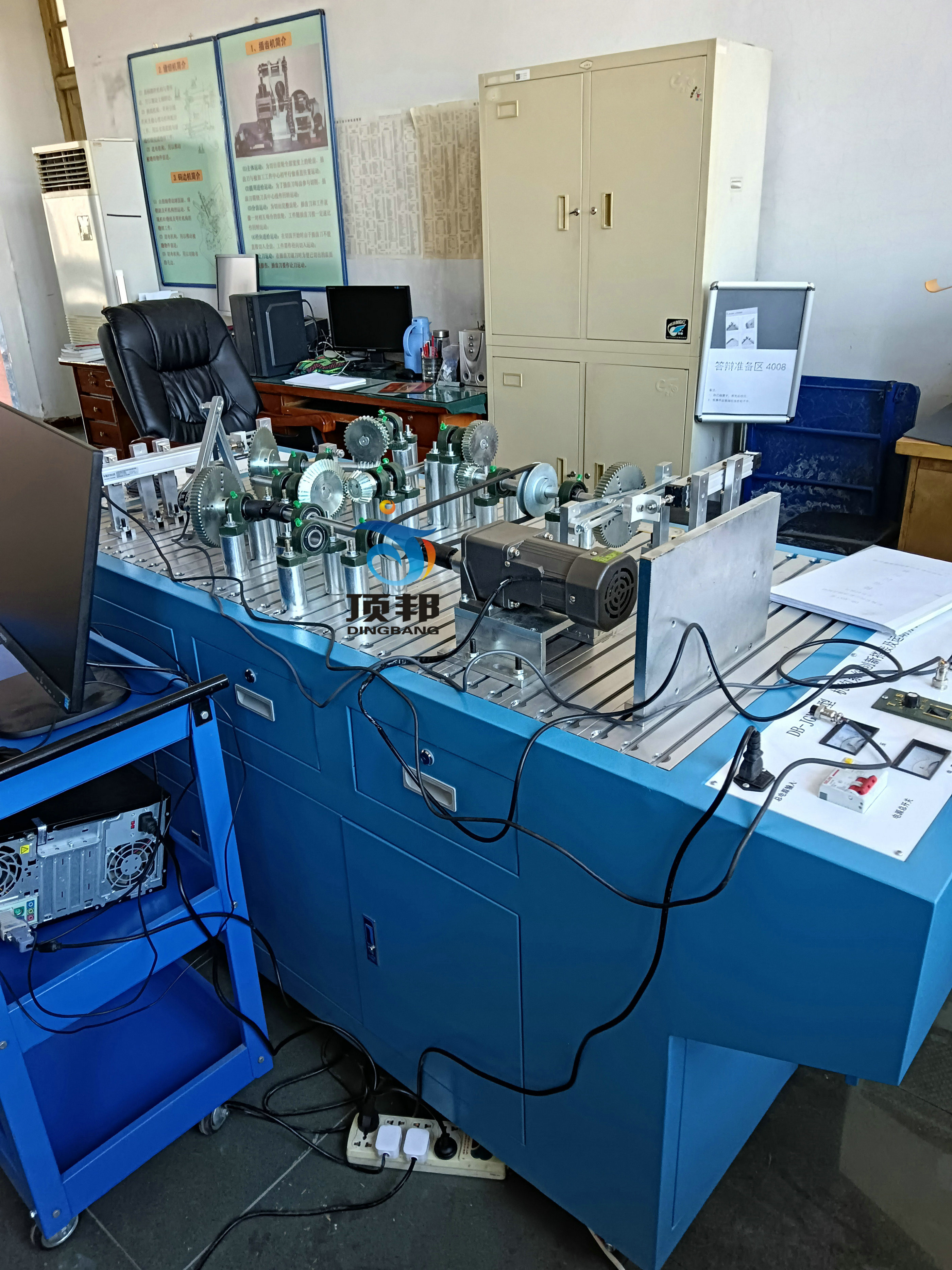 機(jī)構(gòu)系統(tǒng)搭接與測(cè)試實(shí)驗(yàn)臺(tái)