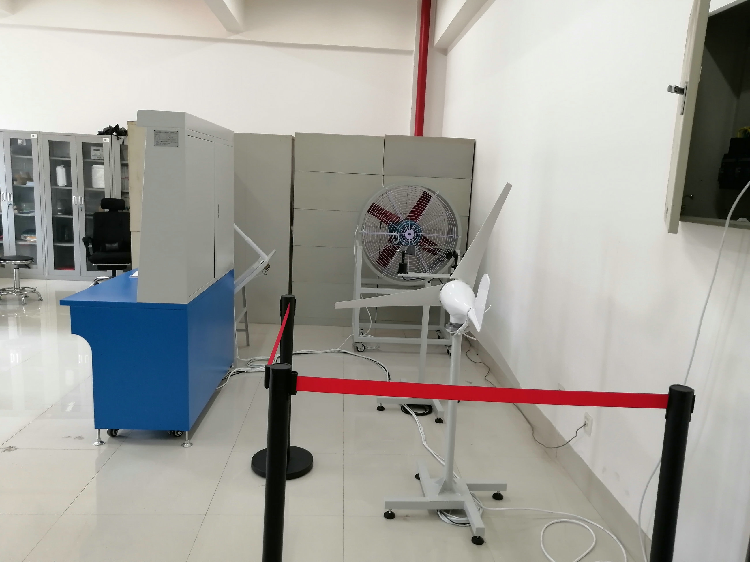 500W風(fēng)光互補(bǔ)并網(wǎng)發(fā)電系統(tǒng)教學(xué)實(shí)訓(xùn)臺(tái)