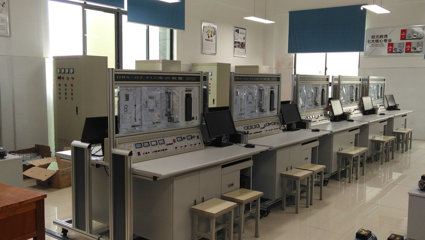 PLC可編程實驗室設(shè)備