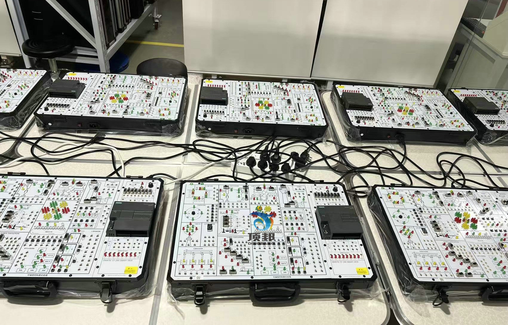 西門(mén)子PLC可編程實(shí)驗(yàn)箱