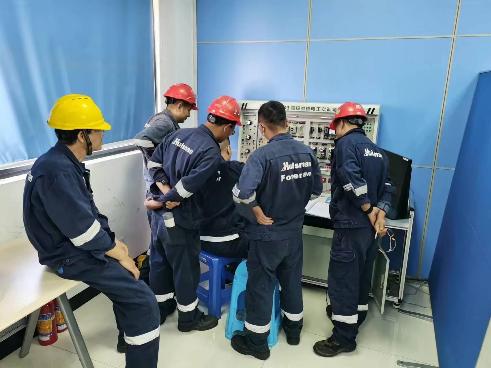 高級維修電工實訓考核裝置