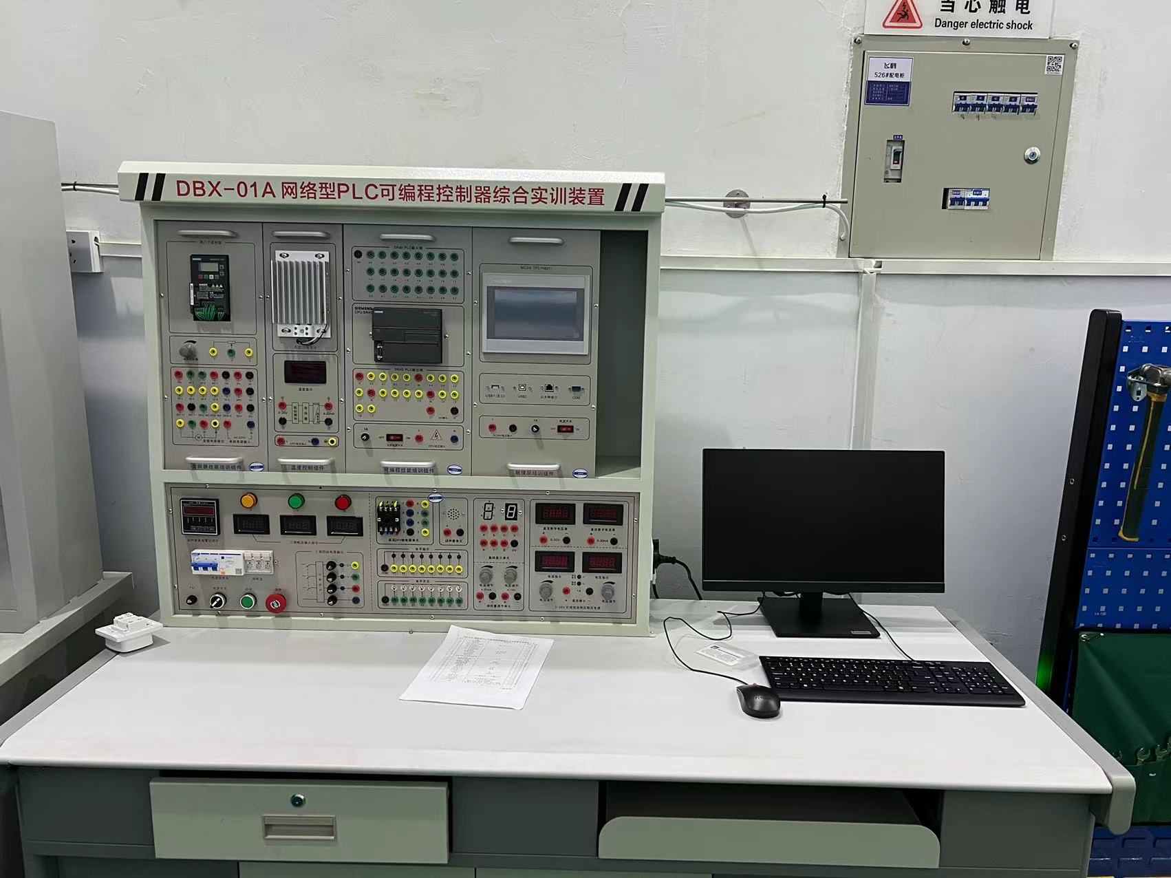 �W(w��ng)�j(lu��)��PLC�ɾ��̿������C�ό�Ӗ(x��n)�b��